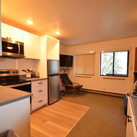 Crystal Chalets Greenwater Luaran gambar