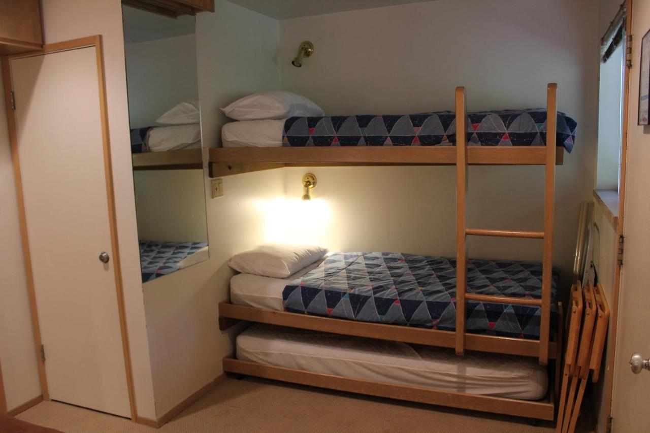 Crystal Chalets Greenwater Luaran gambar
