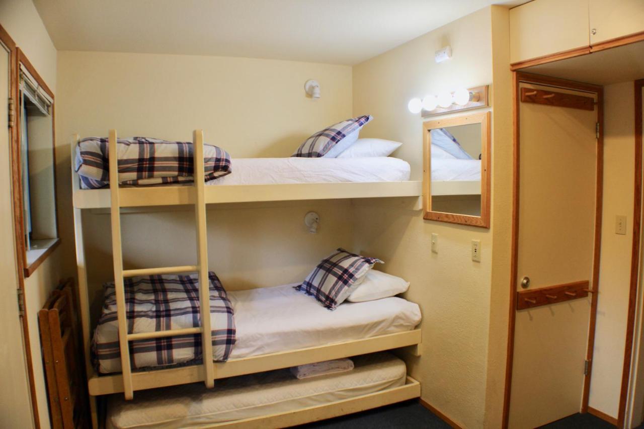 Crystal Chalets Greenwater Luaran gambar
