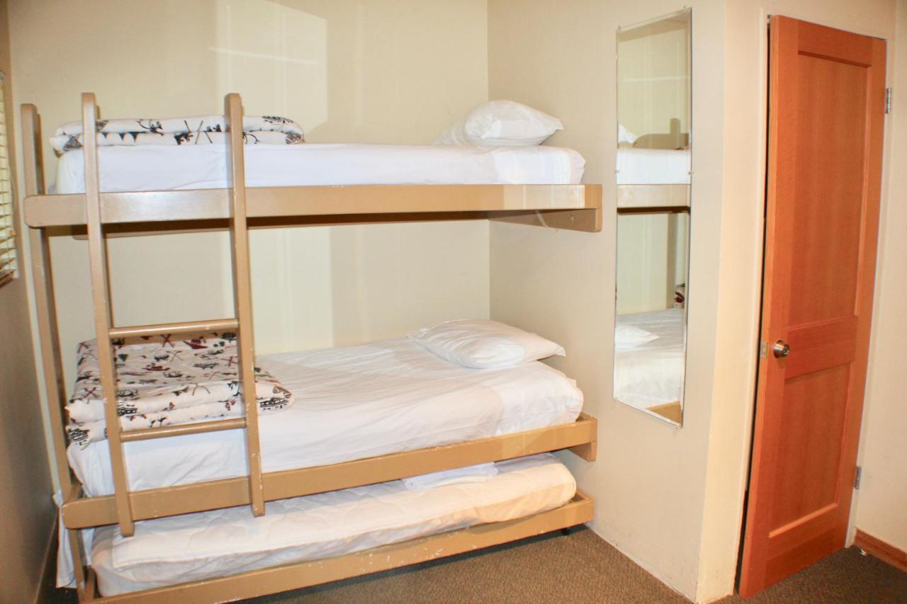 Crystal Chalets Greenwater Luaran gambar